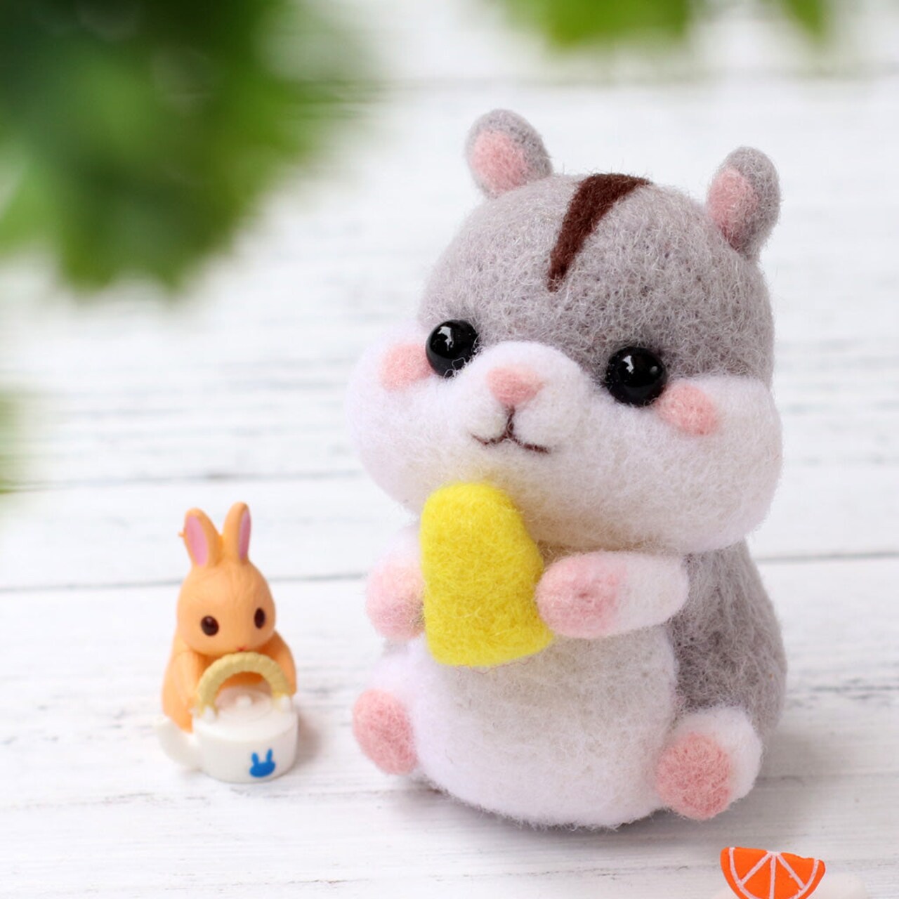 Hamster with Corn Needle Felting Kit. Wizardi DIY Wool Craft Kit F07N8-W130
